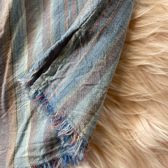 Cloth & Stone Top - Picture 6 of 6